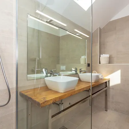 Hedera Estate, Hedera Ii