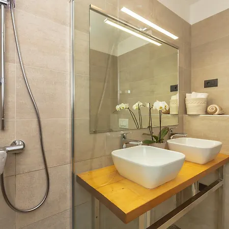 Hedera Estate, Hedera Ii *