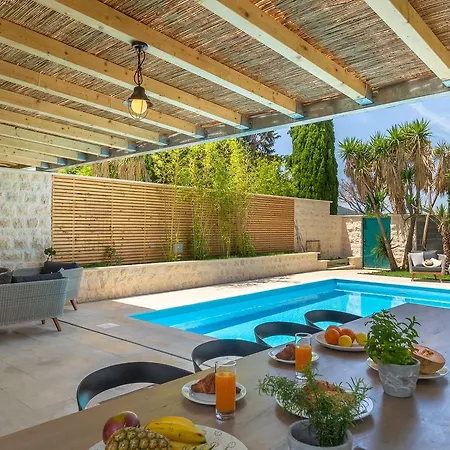 Hedera Estate, Hedera Ii