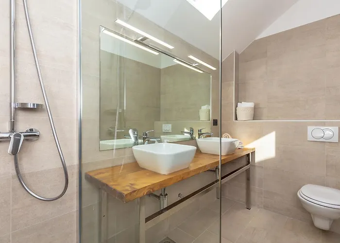 Hedera Estate, Hedera Ii