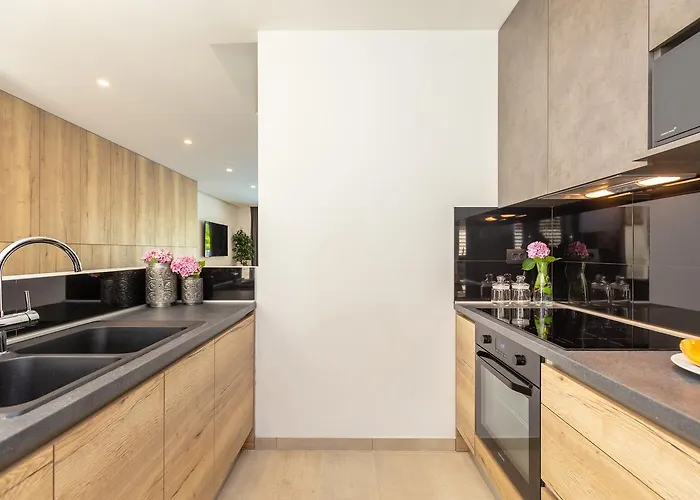 Hedera Estate, Hedera Ii *