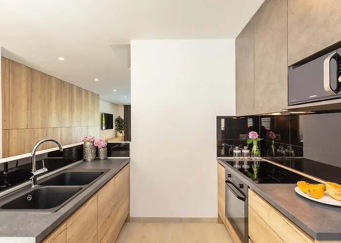 Hedera Estate, Hedera Ii