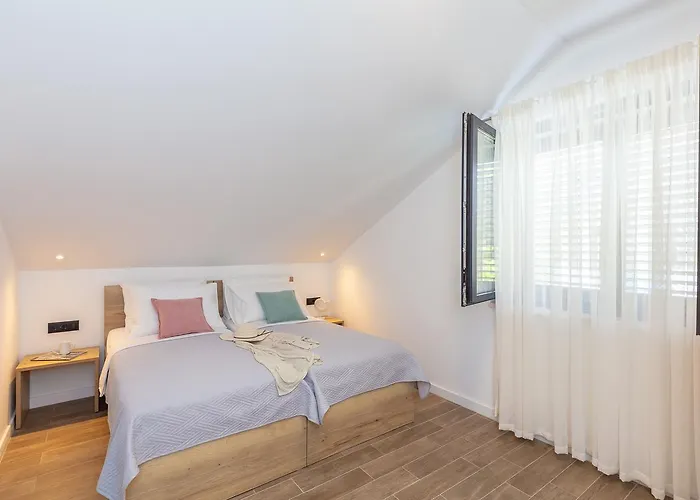 Villa Hedera Estate, Hedera Ii