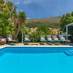 Hedera Estate, Hedera Ii *